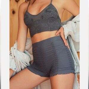 FREE PEOPLE Intimately Ruched Seamless‎ Boy Shorts Ruffle Hem Gray XS Small New